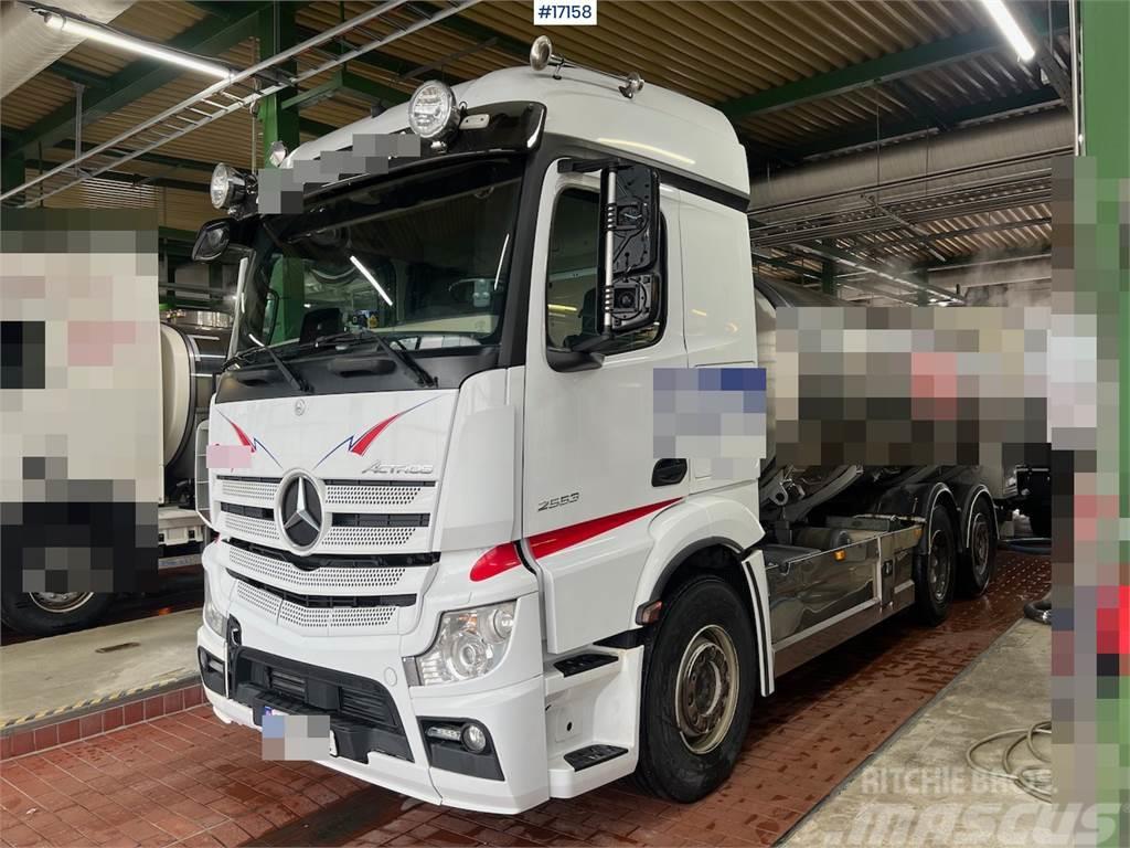 Mercedes-Benz Actros 2553 6x2 Chassis. WATCH VIDEO Chassis