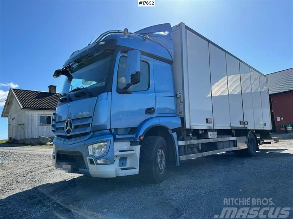 Mercedes-Benz Actros 4x2 Box truck w/ full side opening and frid Skapbiler