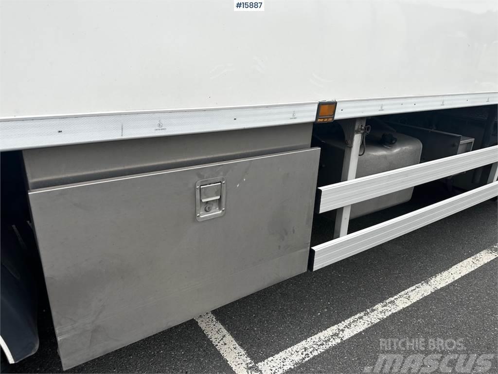Mercedes-Benz Actros 6x2 Box Truck w/ fridge/freezer unit. Skapbiler