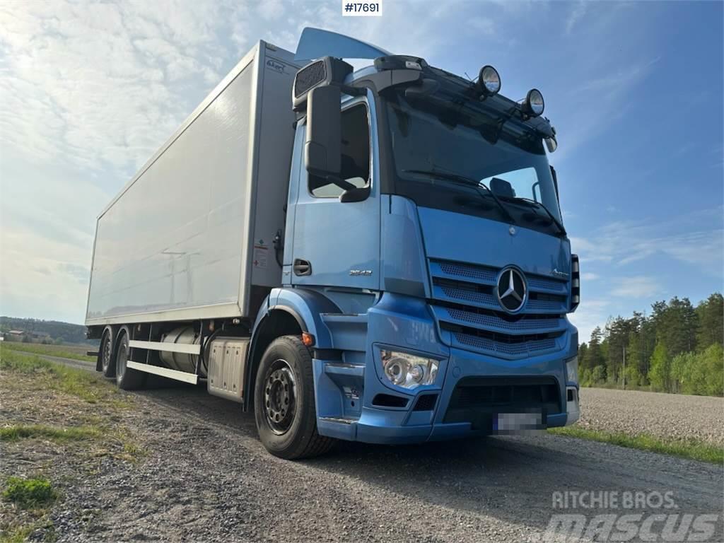 Mercedes-Benz Antons 6x2 Box truck w/ fridge/freezer unit. Skapbiler