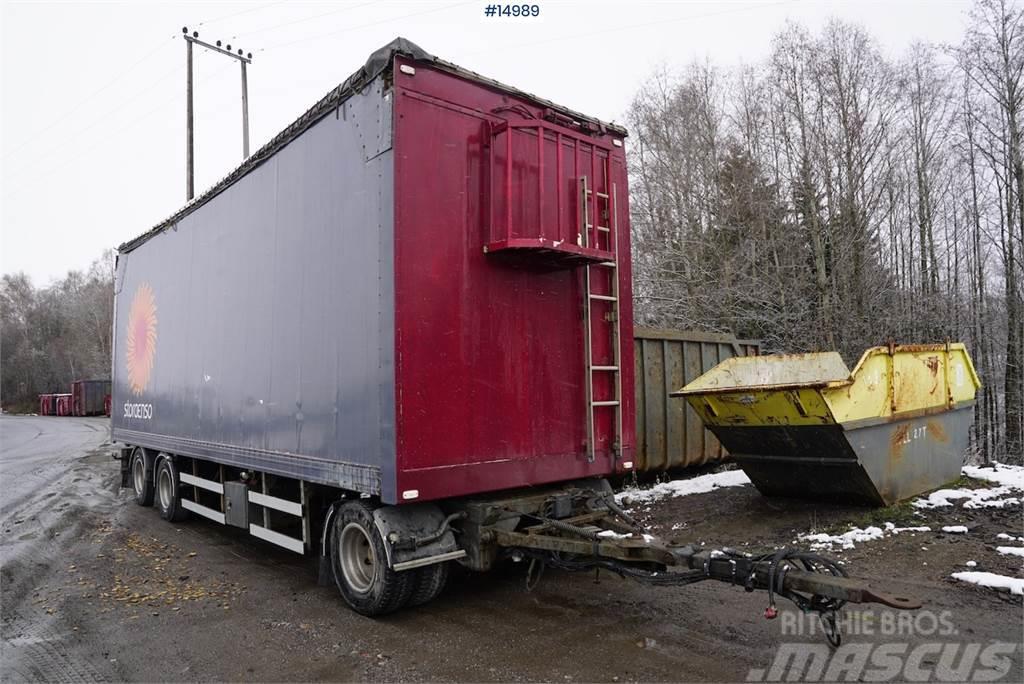 Tyllis Chip trailer w/ hydraulic roof and backward tip. Andre hengere
