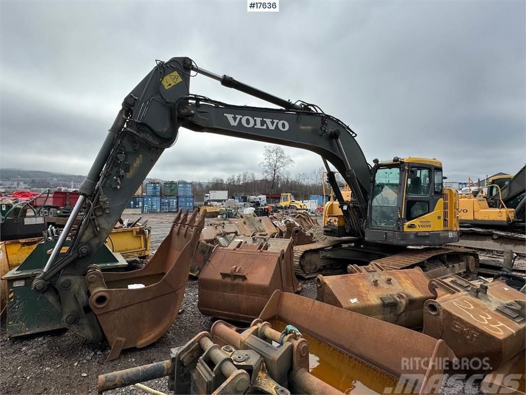 Volvo ECR235CL Tracked excavator w/ bucket and tilt Beltegraver