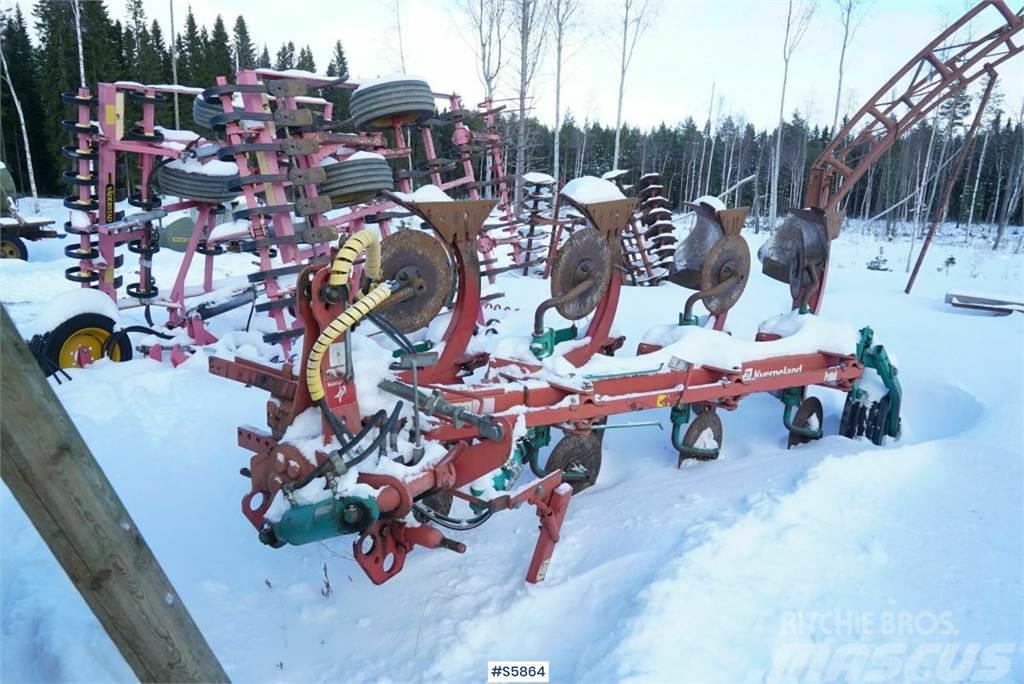 Kverneland Taarup 4032C PLOW WITH CUTTERS Annet