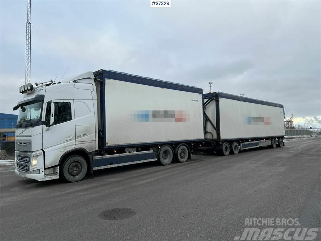 Volvo FH 6x2 wood chip truck with trailer Skapbiler