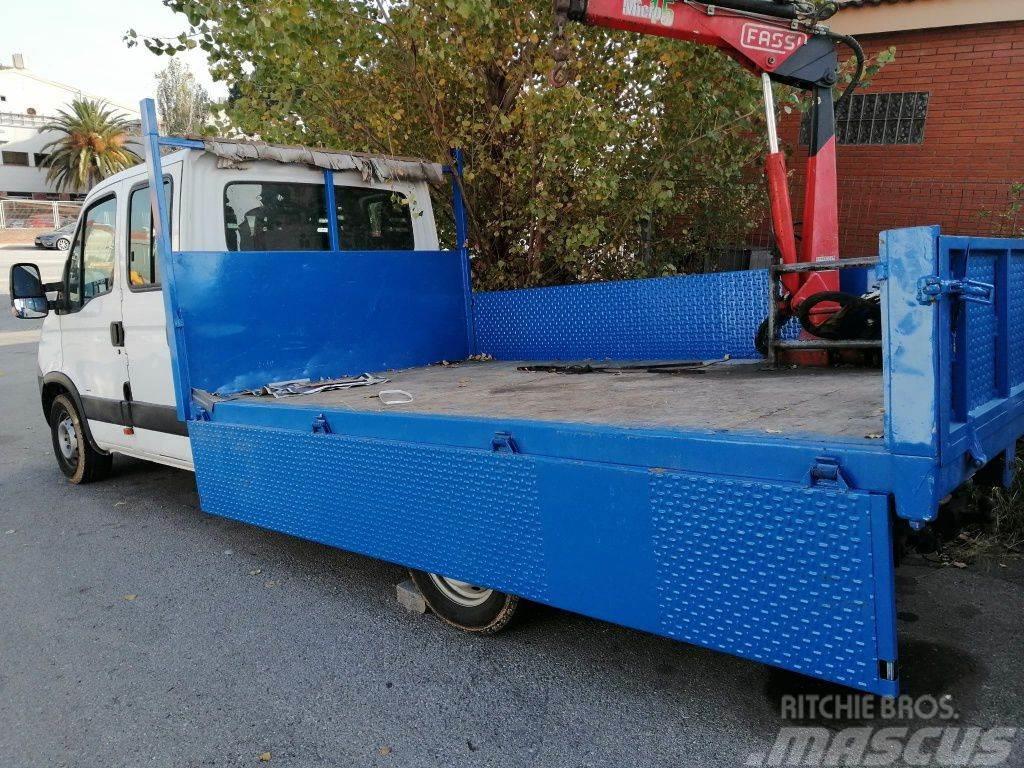Camion Iveco Daily Doble Cabina con Pluma Andre lastebiler