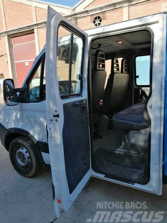Camion Iveco Daily Doble Cabina con Pluma Andre lastebiler