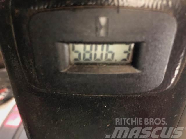John Deere 1905 4WD Mower, 2013, 5.806 hours! Sitteklippere