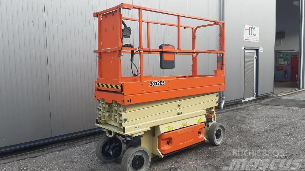 JLG 2032 ES / NEW BETTERIES / 4x units on stock Sakselifter