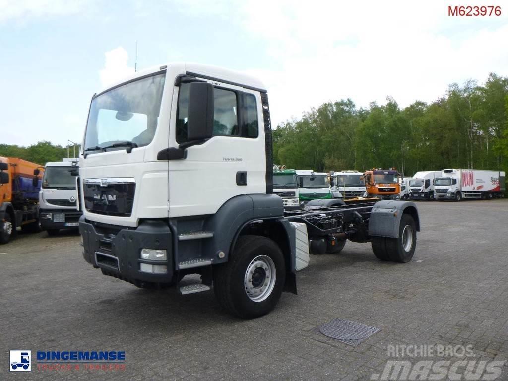 MAN TGS 19.360 4X2 BBS manual Euro 2 chassis + PTO Chassis