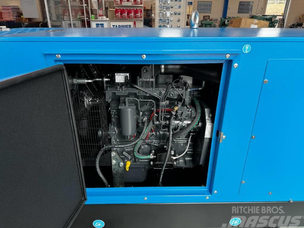 Iveco FPT 40 KVA Dieselaggregaatti kotelossa Diesel Generatorer