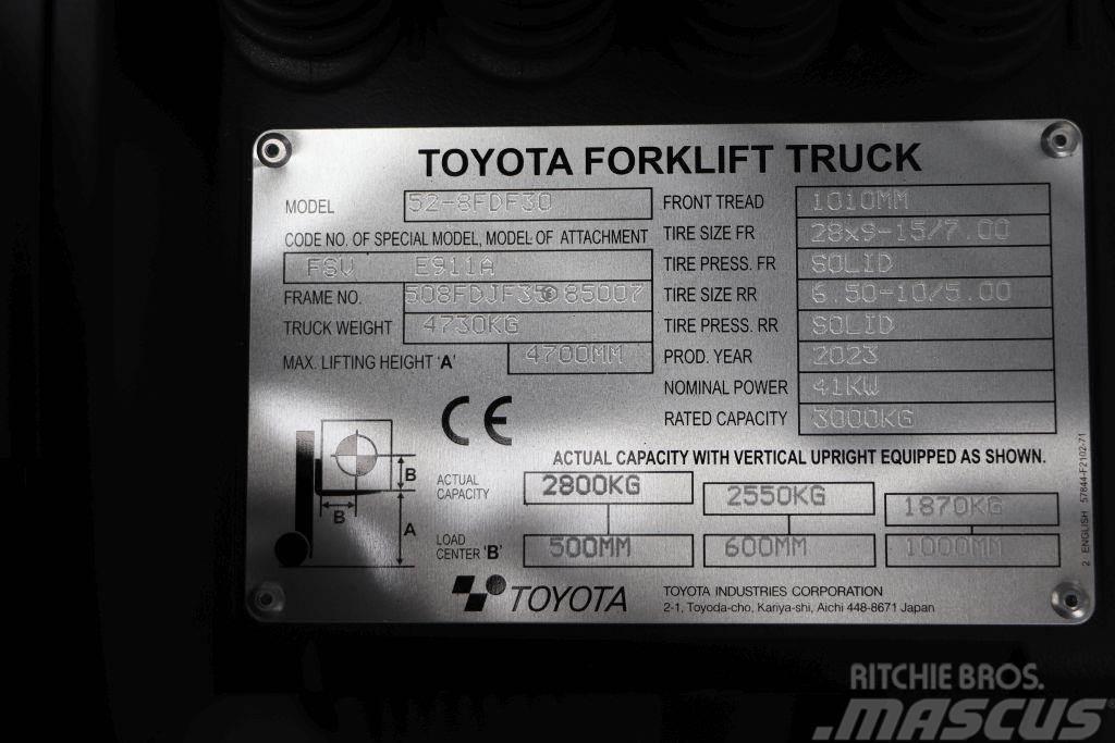 Toyota 52-8FDF30 Diesel Trucker