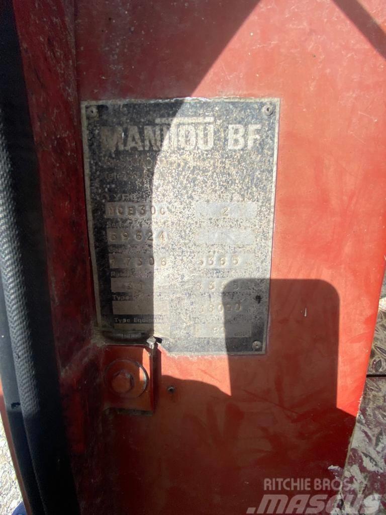Manitou MCE 30 C Terrenggående gaffeltruck