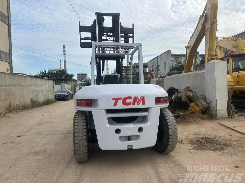 TCM FD100Z8 Diesel Trucker