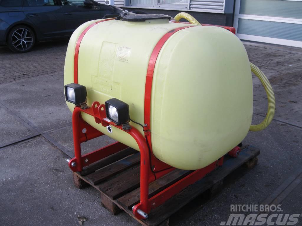 Agromehanika 400 liter tank in frame Gjødselsprøyter