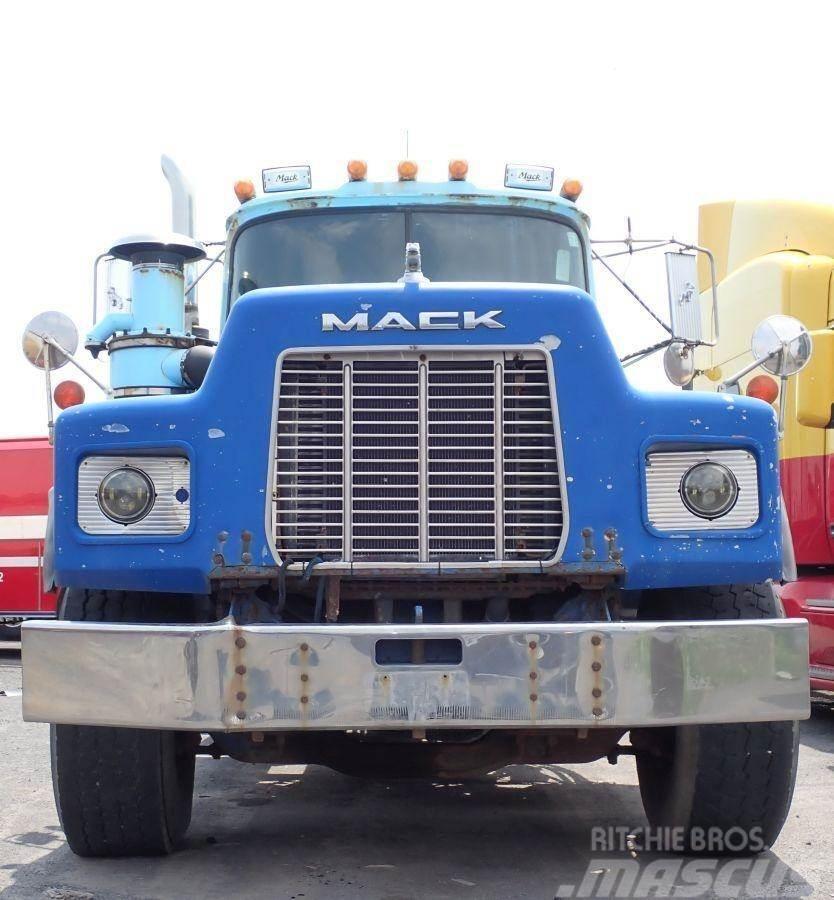 Mack RB688S Krokbil