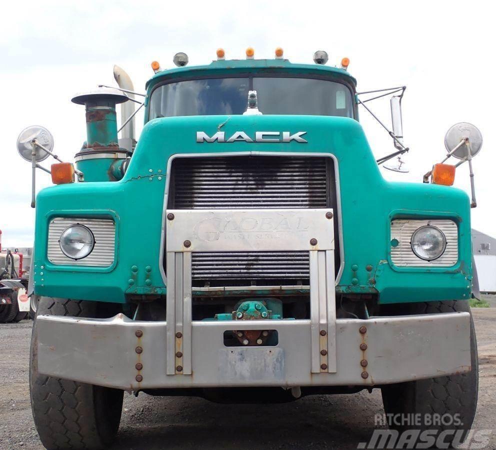 Mack RB688S Krokbil