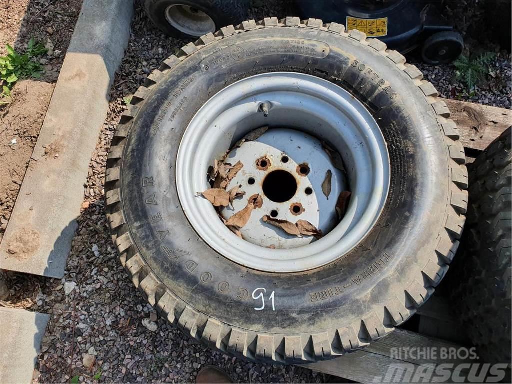 Goodyear 29x12.50-15 x4 Dekk, hjul og felger