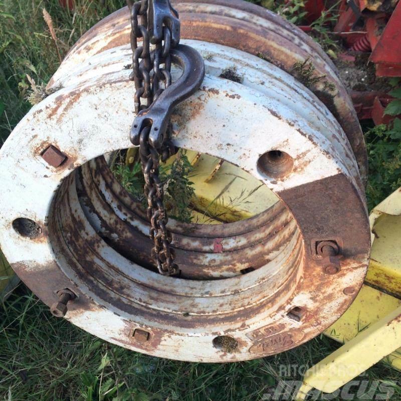 Ford Tractor Weights £250 Front lodd