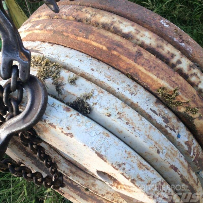 Ford Tractor Weights £250 Front lodd