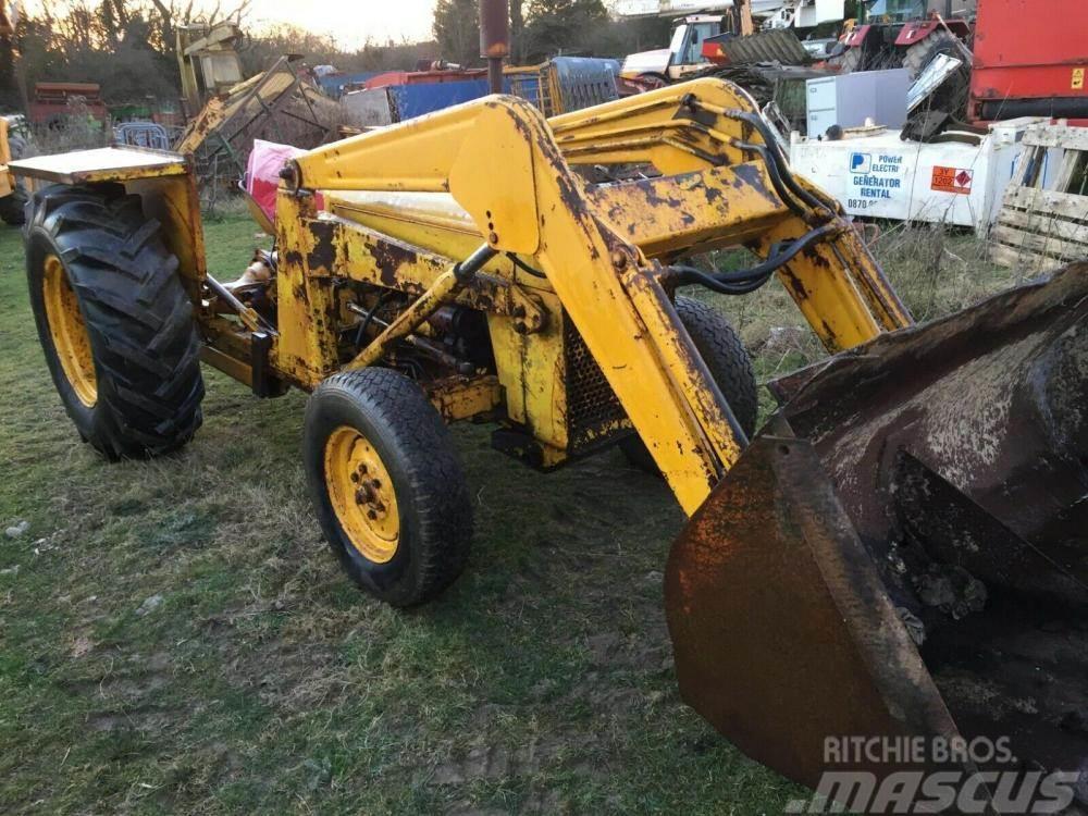 Massey Ferguson 135 Loader tractor £1750 Frontlastere og graveredskap