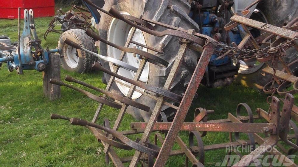 Massey Ferguson folding cultivator £375 Kultivatorer
