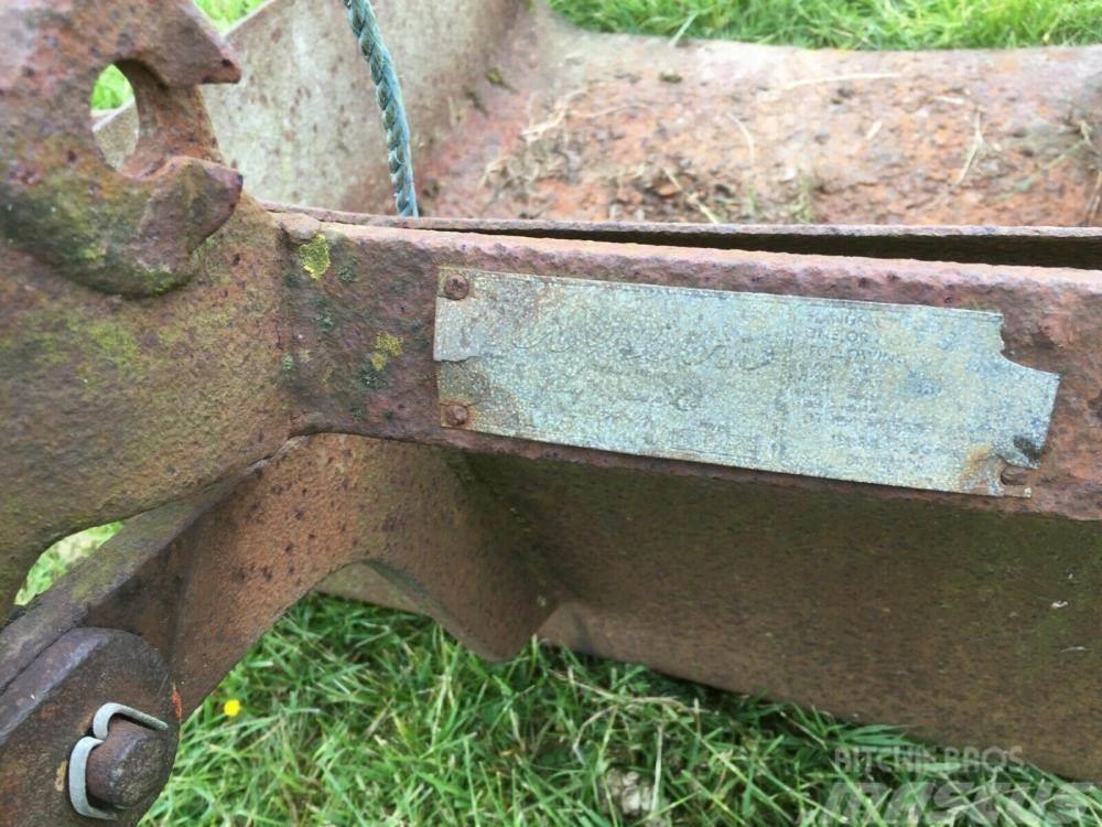 Massey Ferguson rear linkage earth scoop £250 Øvrige landbruksmaskiner