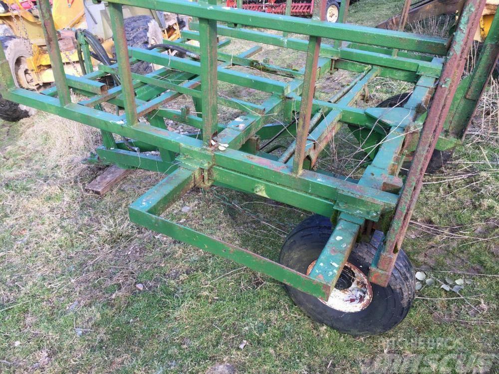  Tractor Bale Collector 56 £450 plus vat £540 Andre komponenter