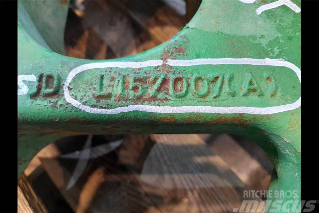 John Deere 6920 Front axle support Chassis og understell