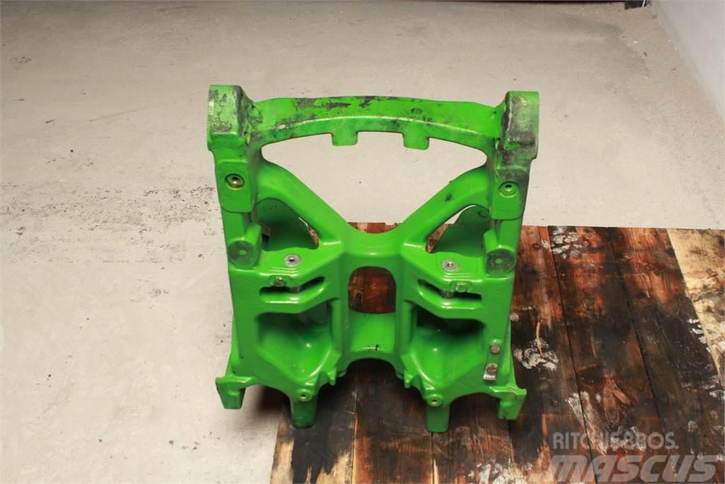 John Deere 6430 Front axle support Chassis og understell