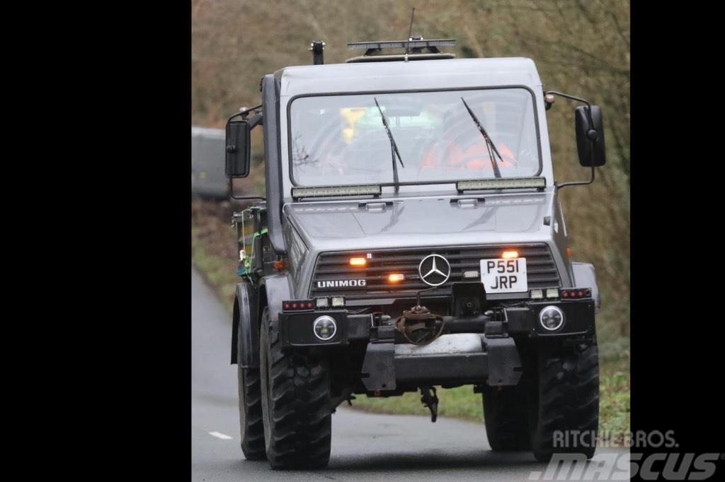 Unimog U1400 3 Way Tipper Spesialiserte dumpere