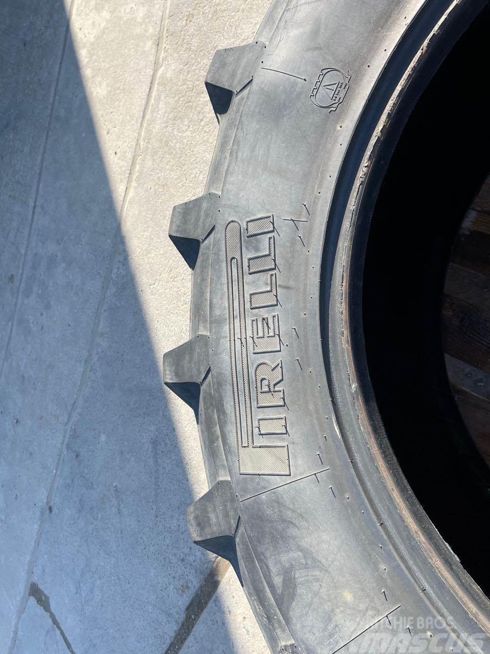 Pirelli 380/85R30 Dekk, hjul og felger