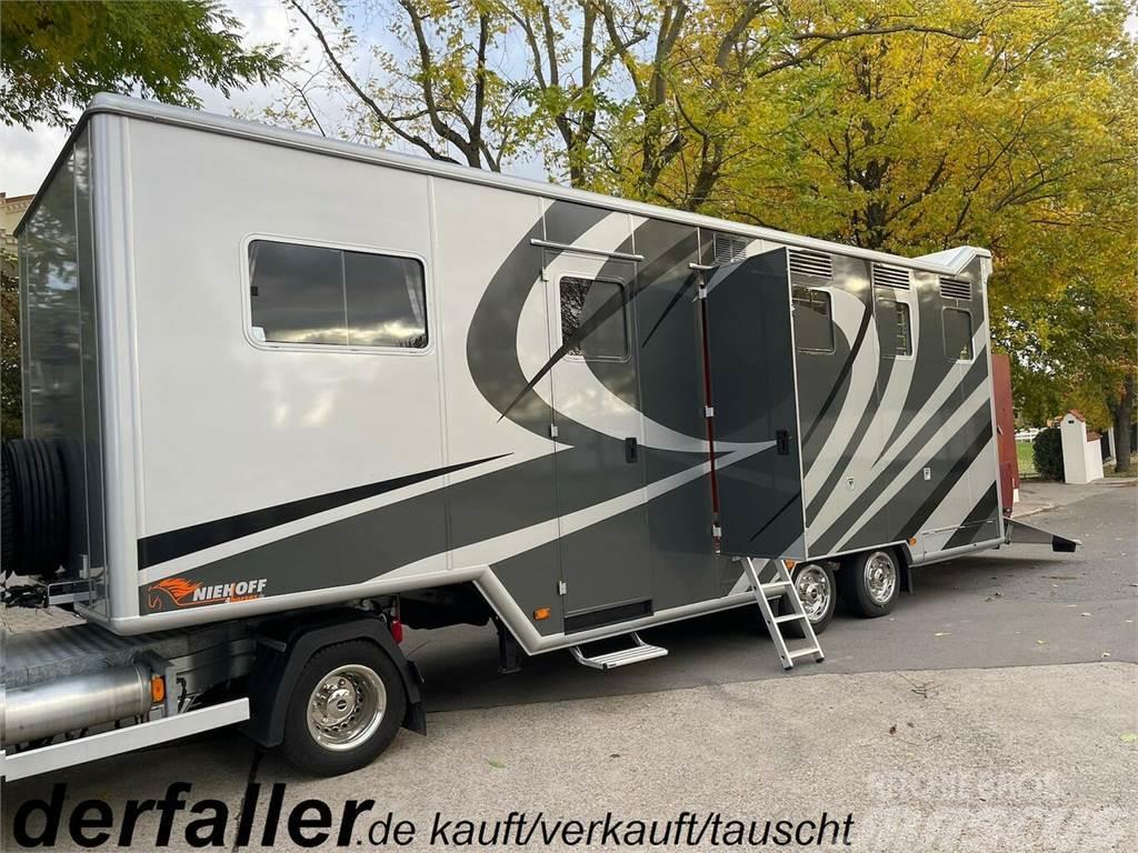 Blomenröhr / Niehoff 4-5 Pferde und Wohnung Dyretransport semi-trailer