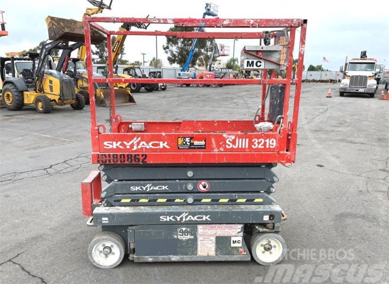 SkyJack SJIII 3219 Sakselifter