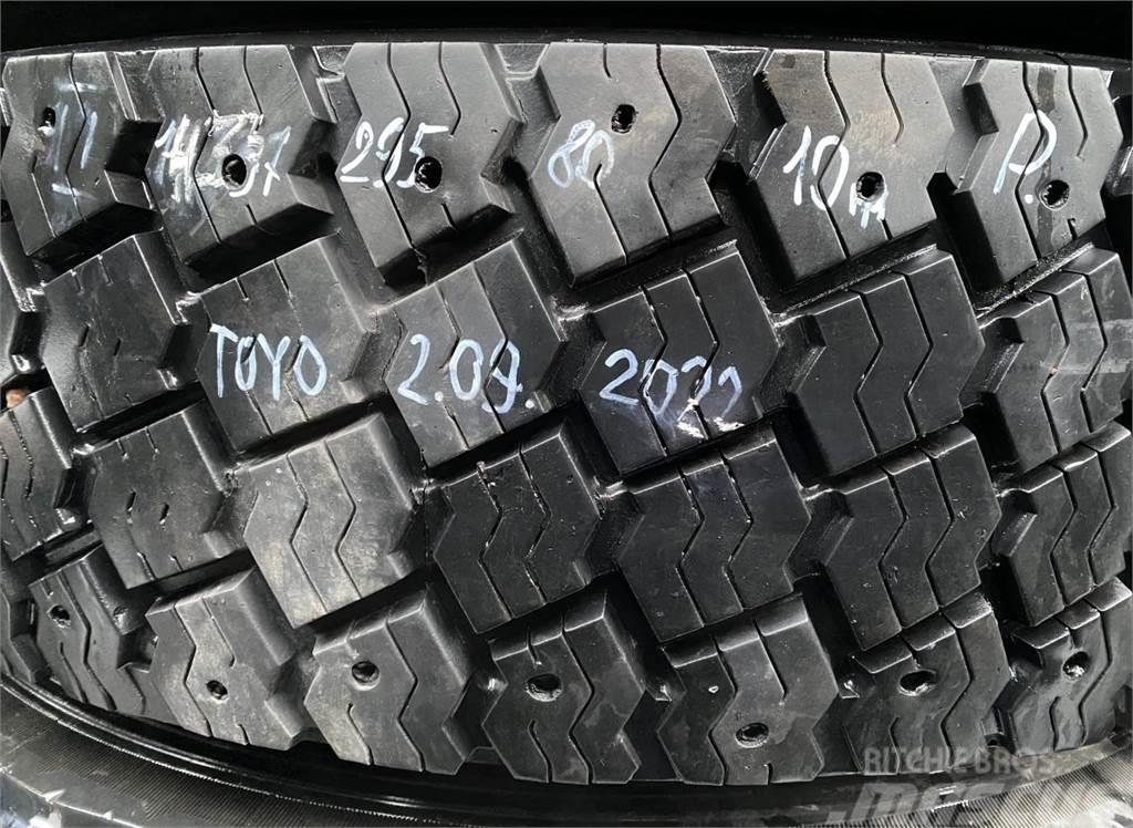 Toyo B10B Dekk, hjul og felger