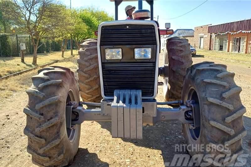 Massey Ferguson 399 4WD Tractor Traktorer