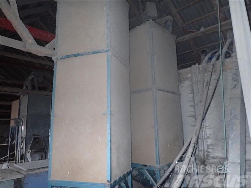  - - -  Færdigvarer siloer fra 1-2 ton Silouttaksutstyr