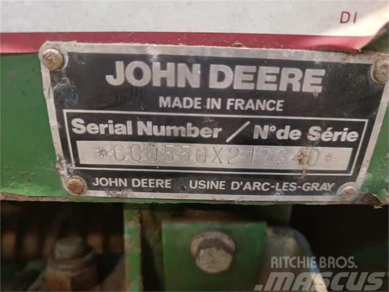 John Deere 550 Rundballepresser med garnbinder Rundballepresser