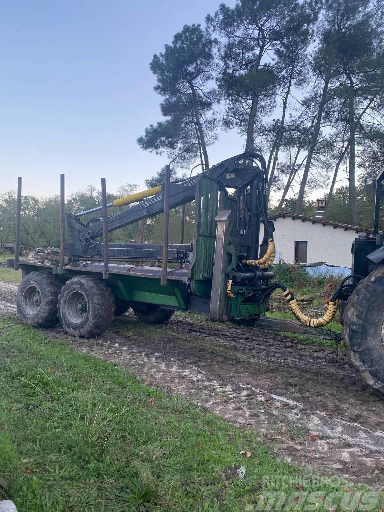  Remorque Artisanale Traktor med skogsutstyr