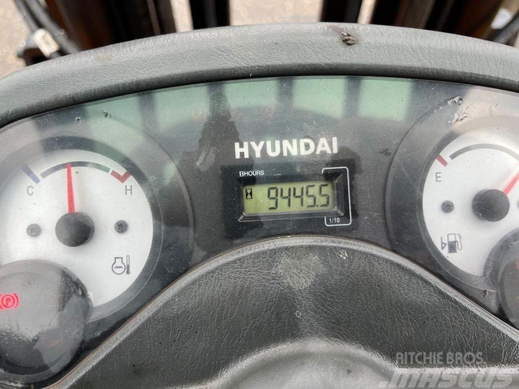 Hyundai 30D-7E Diesel Trucker