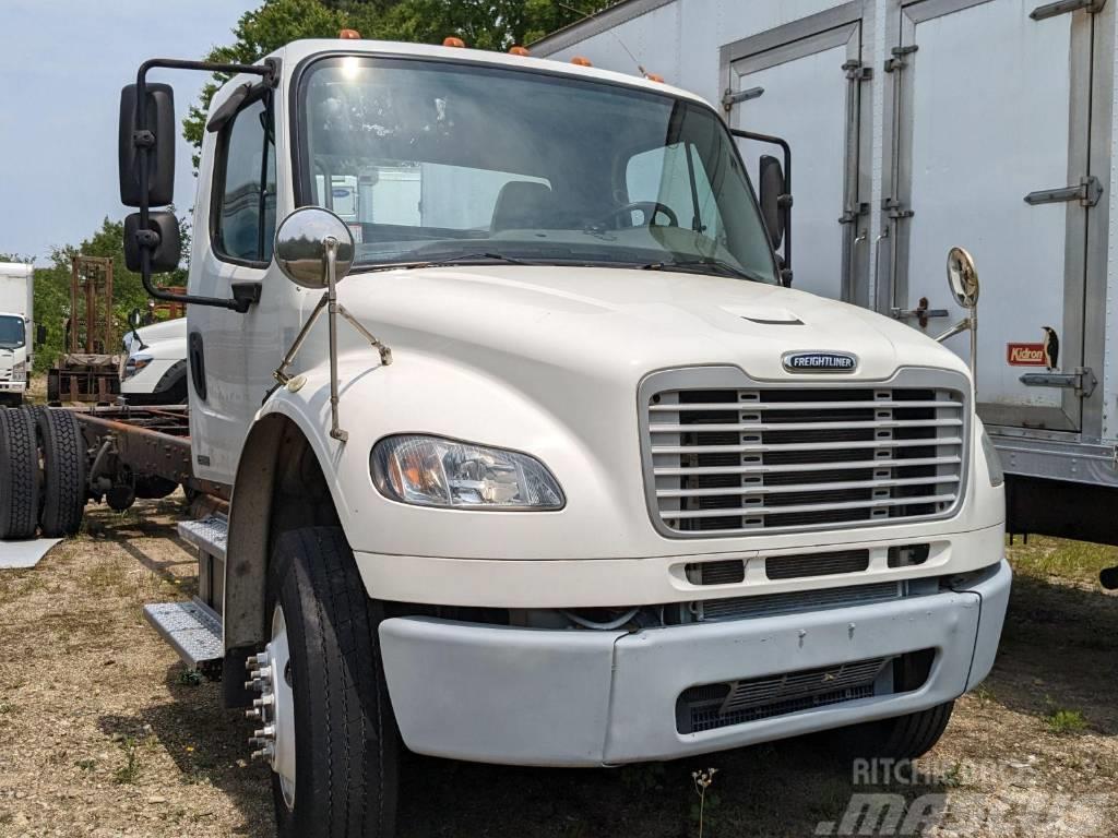 Freightliner M2106 Chassis