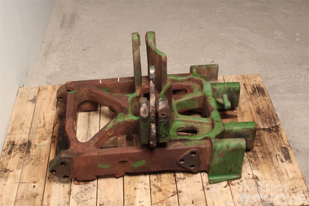 John Deere 6620 Front axle support Chassis og understell