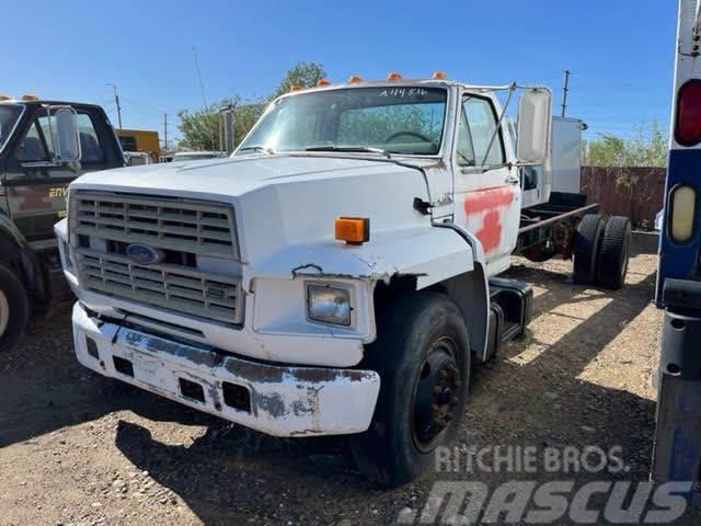 Ford F700 Cab and Chassis Chassis