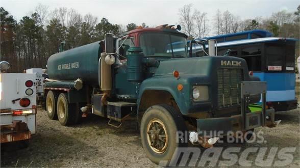 Mack RD685S Vanningsvogn for støvdemping