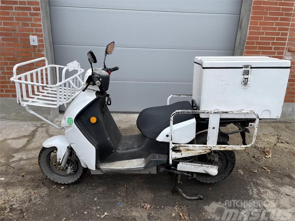 El-scooter V-Moto E-max, German Engineering, Itali Andre komponenter