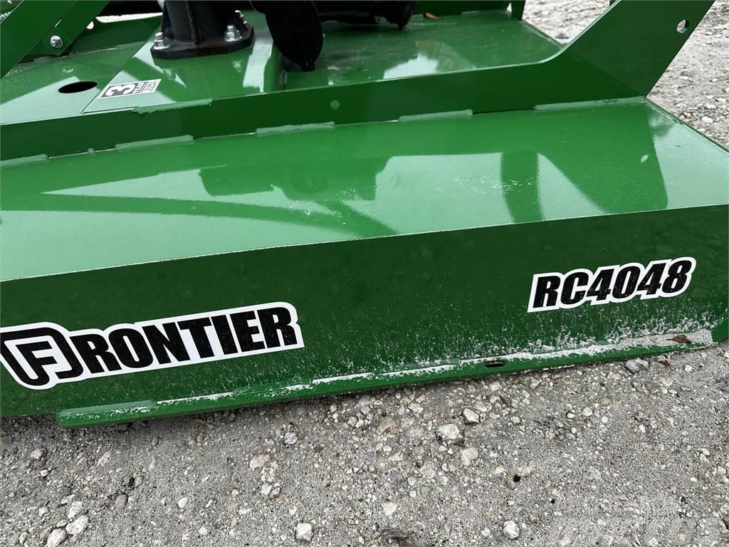 Frontier RC4048 Rundballerivere, -kuttere og -utpakkere