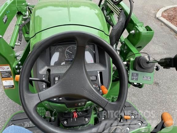 John Deere 3043D Traktorer