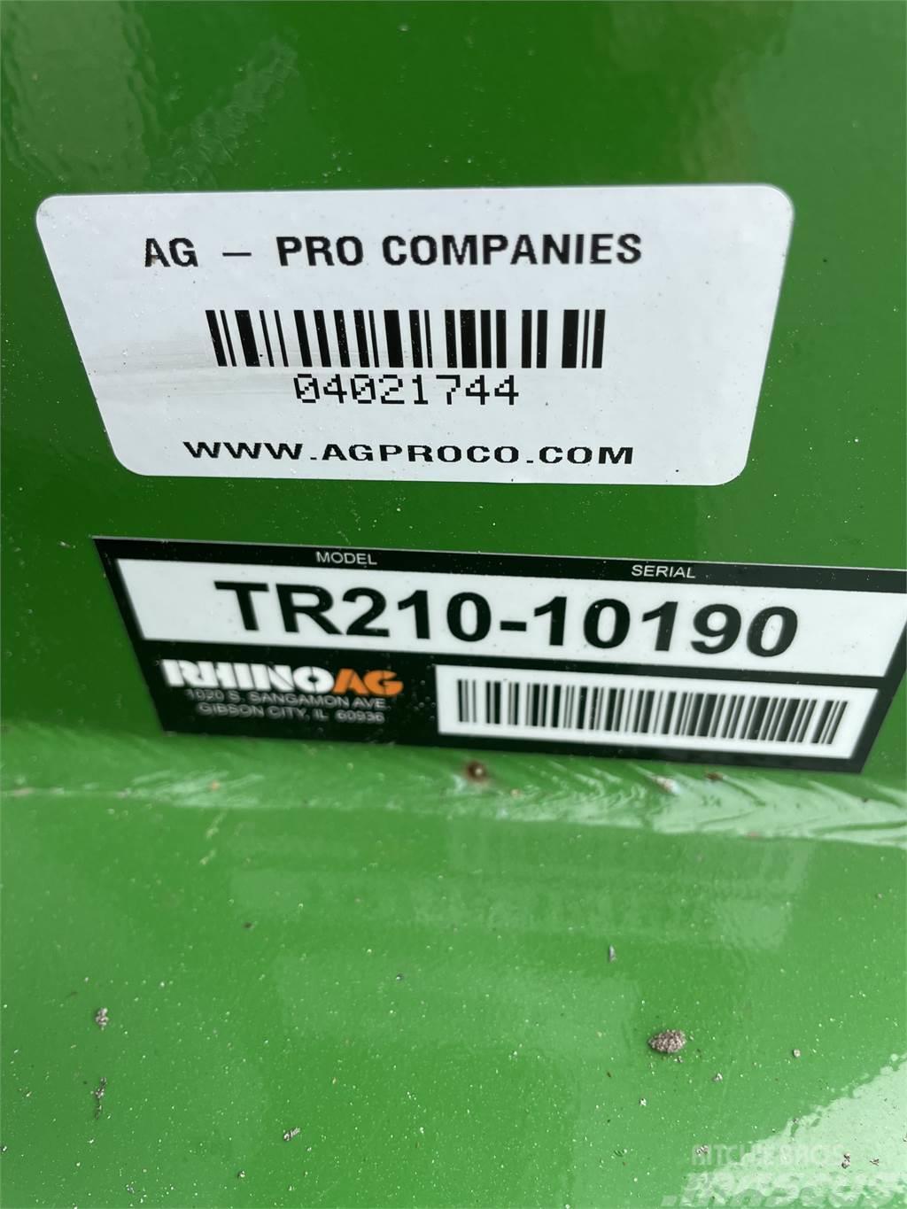 Rhino TR210 Rundballerivere, -kuttere og -utpakkere