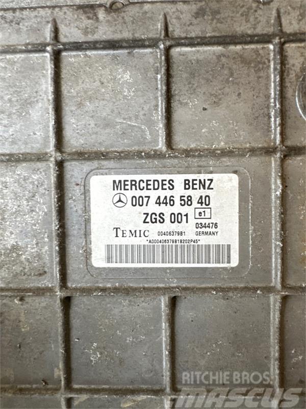 Mercedes-Benz MERCEDES ENGINE ECU A0074465840 Lys - Elektronikk