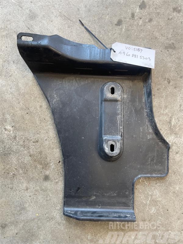 Mercedes-Benz MERCEDES COVER A9608815303 Chassis og understell