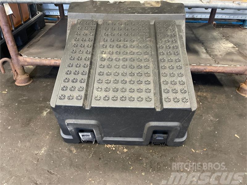 Scania SCANIA BATTERY COVER 2428035 Chassis og understell